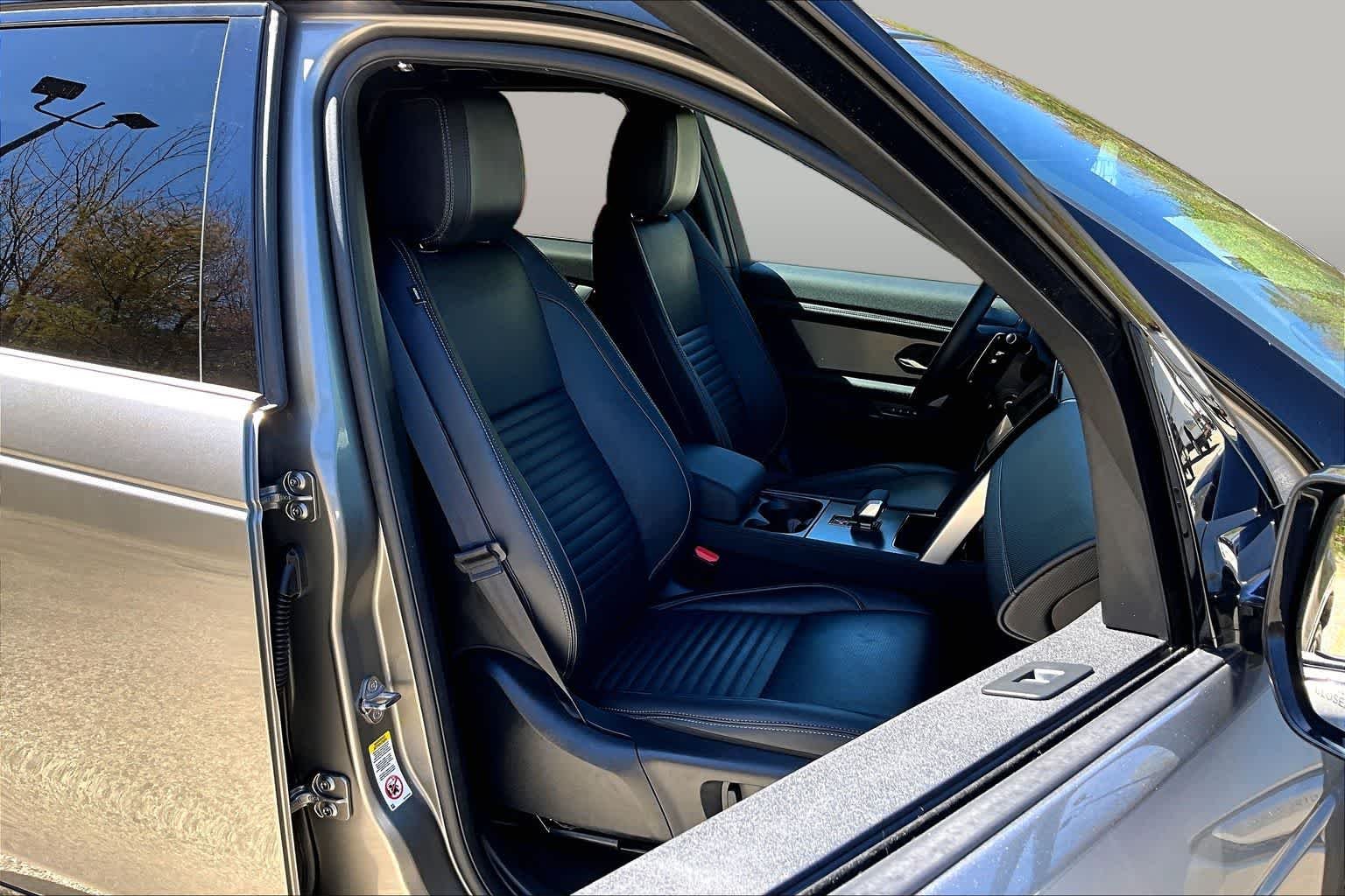 Pre-Owned 2024 Land Rover Discovery Sport Dynamic SE