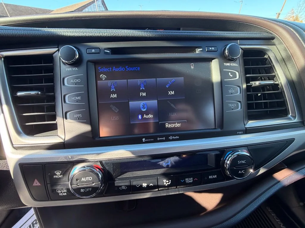 Used 2019 Blue Toyota LE Plus image 20