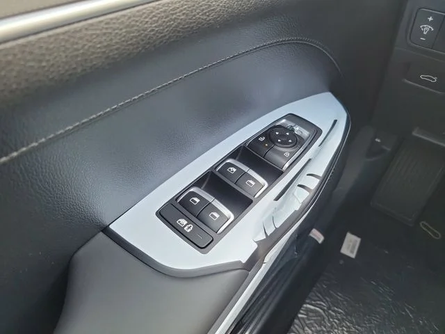 New 2026 Snow White Pearl Kia LXS FWD image 25