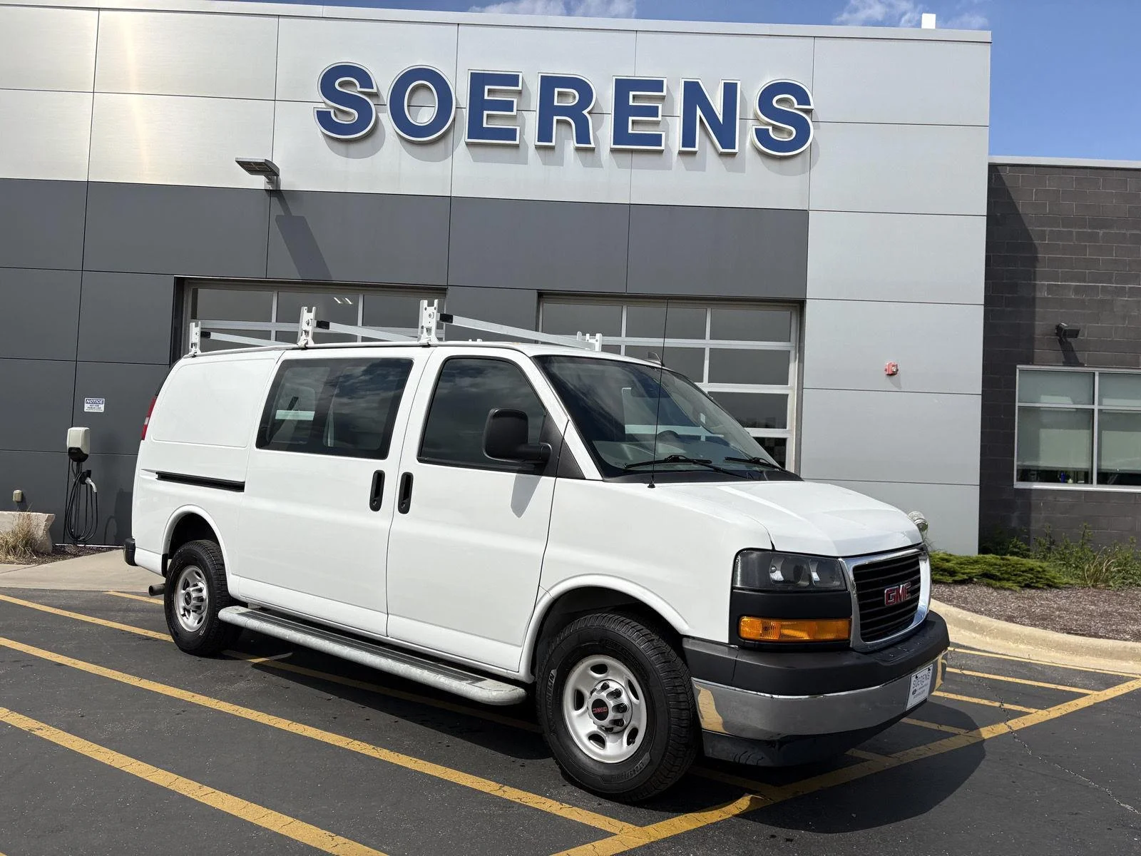 2021 GMC Savana 2500's photo