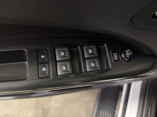 Used 2022 Summit White GMC 2WD Elevation image 18