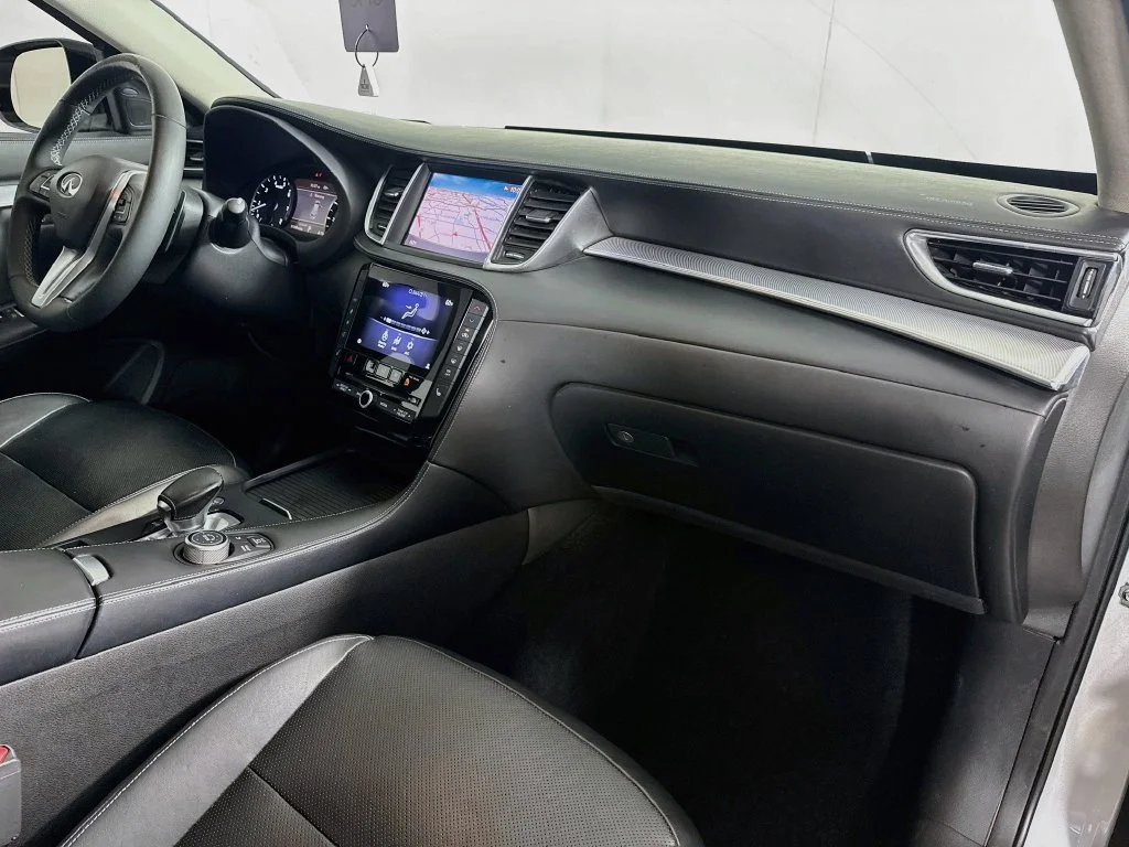 Certified Used 2019 Silver INFINITI ESSENTIAL image 38