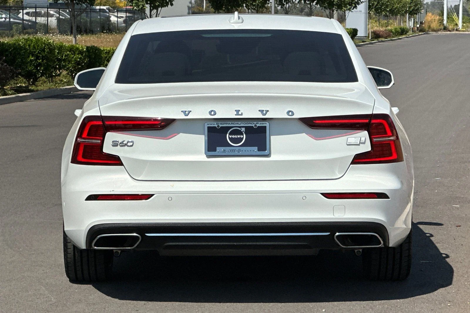Used 2021 White Volvo T8 Inscription image 4