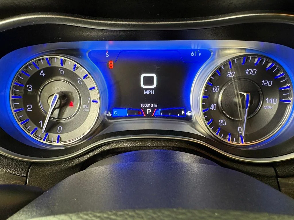Used 2019 White Chrysler Touring image 26