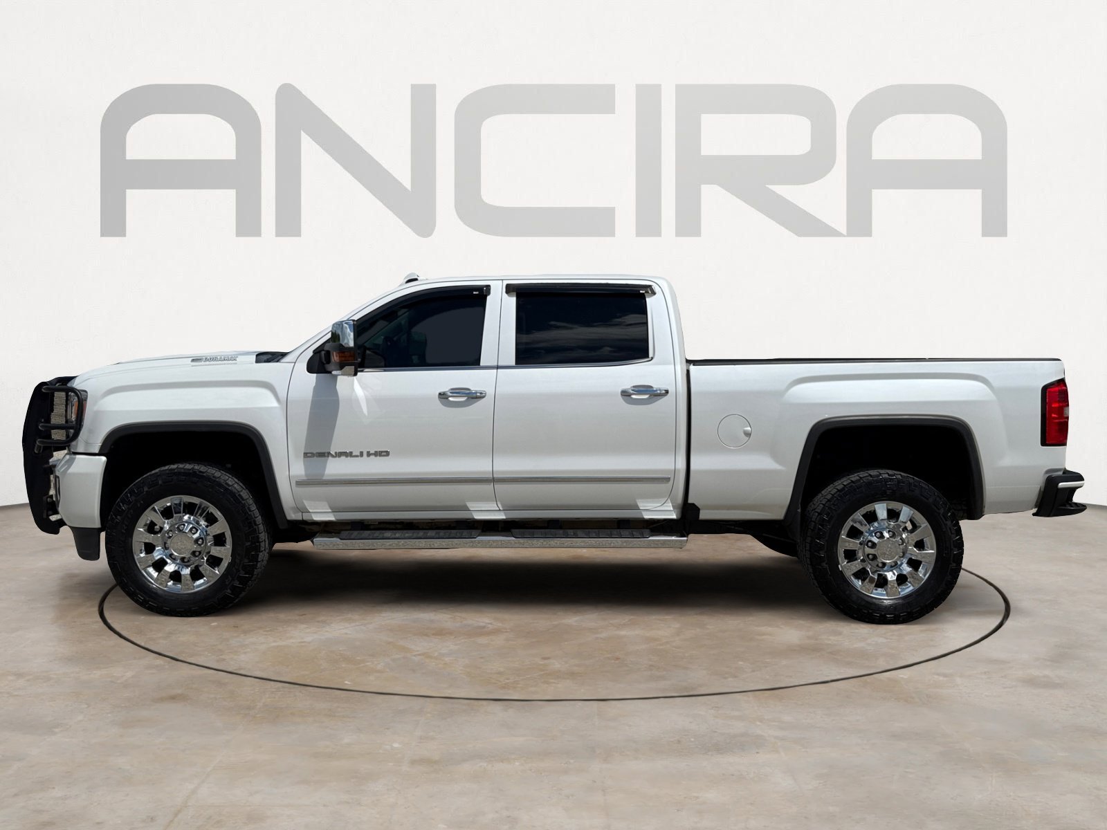 Used 2019 WHITE FROST TRICOAT GMC Denali image 7