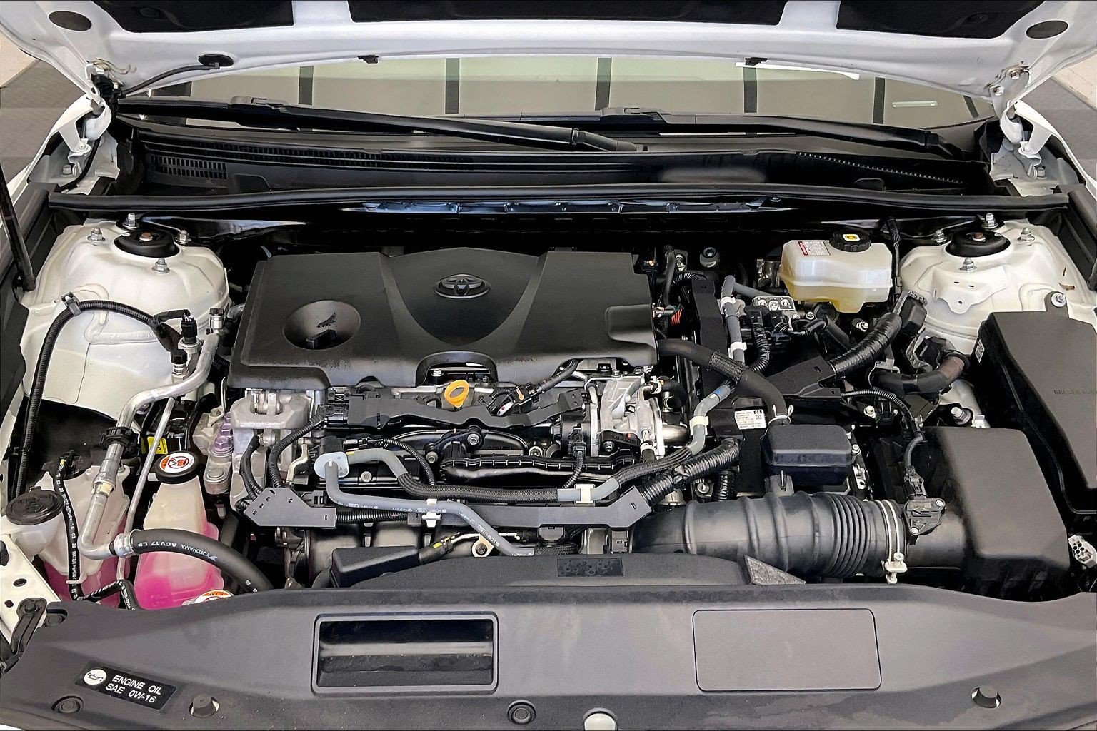Used 2020 Super White Toyota LE image 9