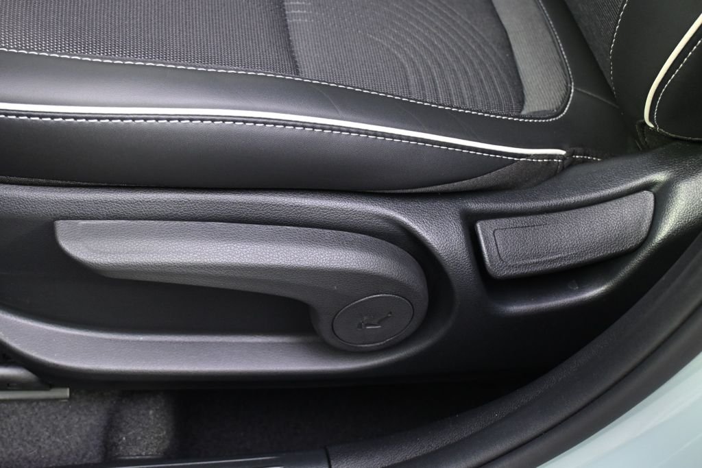Certified Used 2025 Green Hyundai Limited image 14