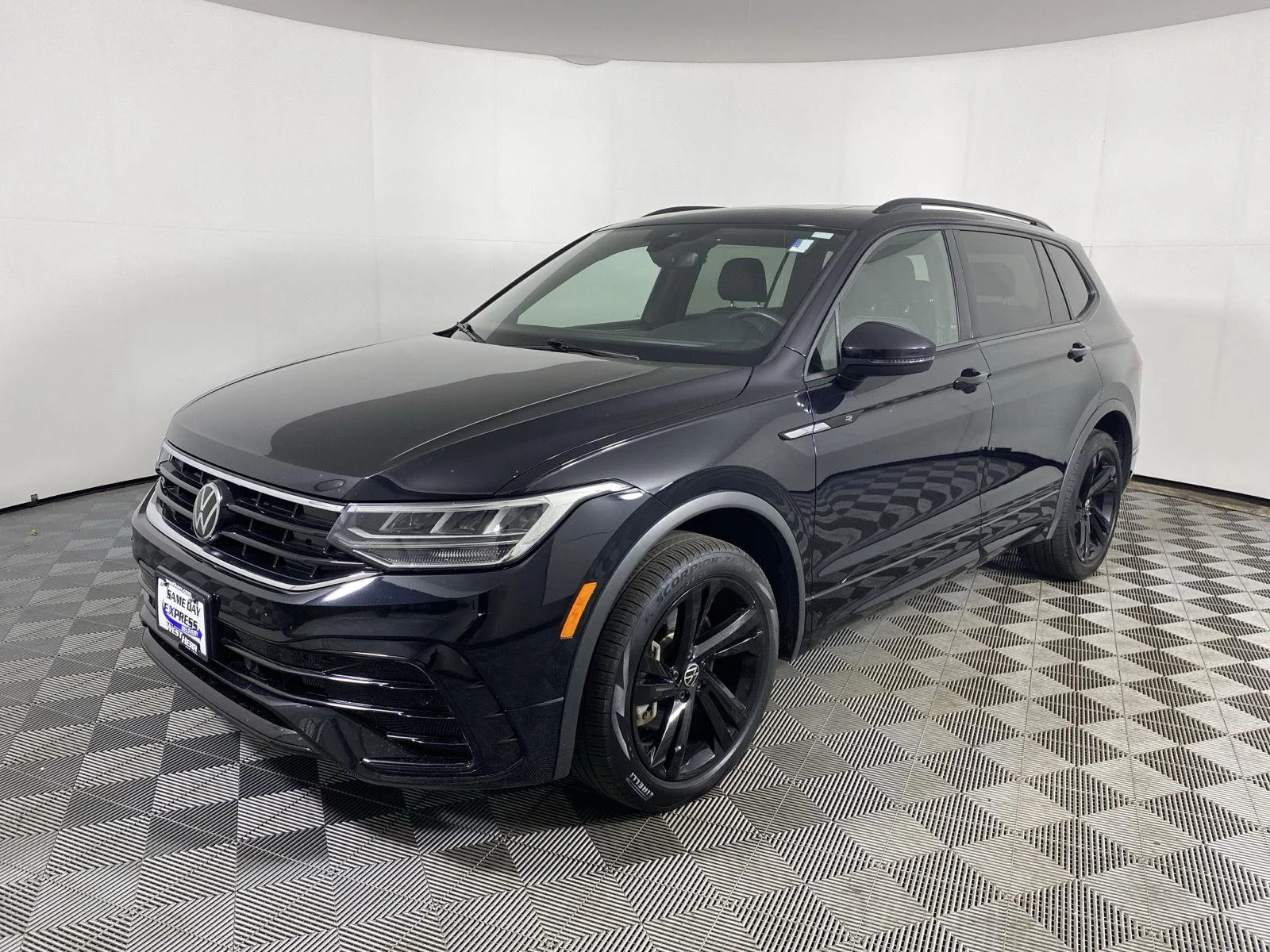 Used 2024 Deep Black Pearl Volkswagen SE R-Line Black image 9