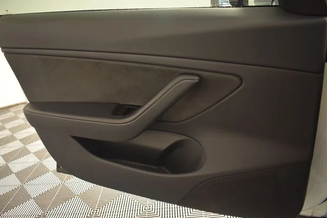 Used 2018 White Tesla Long Range image 29