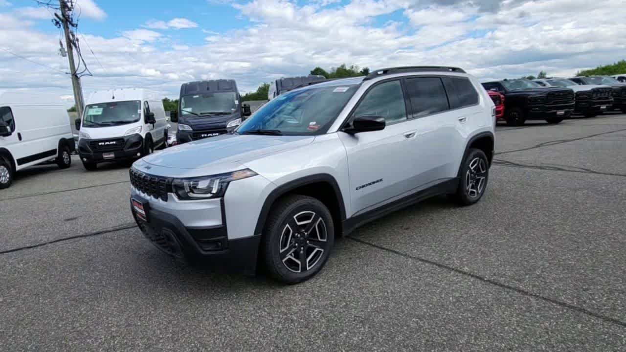 New 2026 Silver Zynith Clear-Coat Exterior Paint Jeep Limited image 4