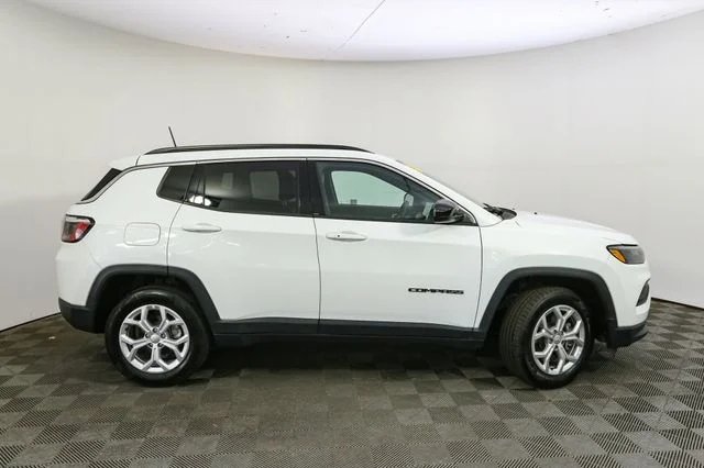 Used 2024 White Jeep Latitude image 13