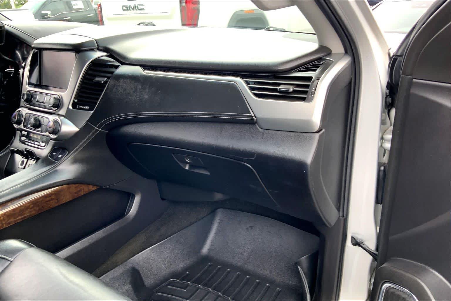 Used 2015 Silver Ice Metallic Chevrolet LT image 17