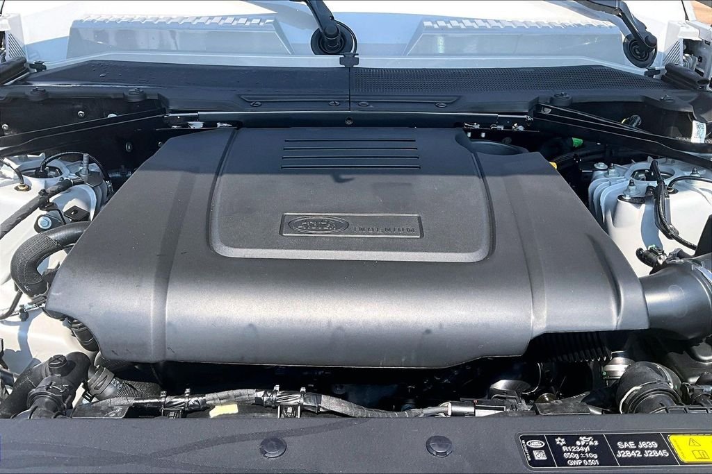 New 2026 Borasco Grey Metallic Land Rover S image 11