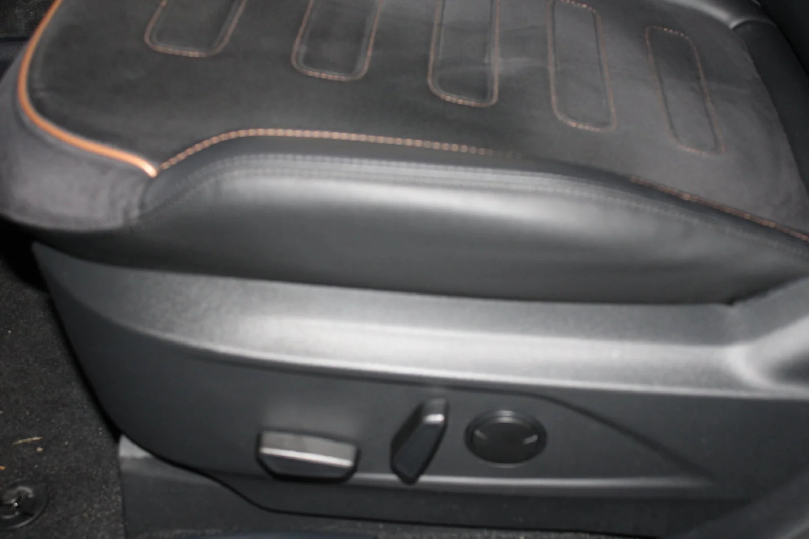 Used 2022 Gray Ford GT image 27