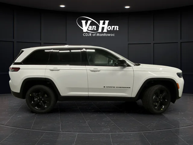 New 2026 Bright White Clear-Coat Exterior Paint Jeep Limited image 2