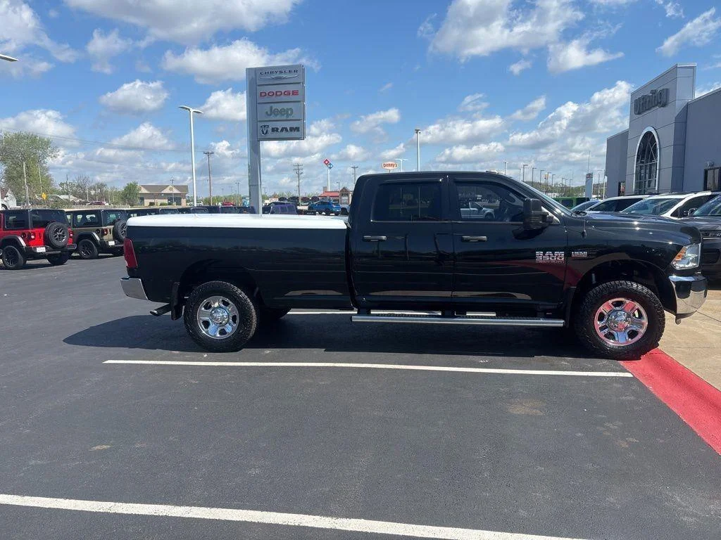 Used 2016 Brilliant Black Crystal Pearlcoat Ram Tradesman image 5