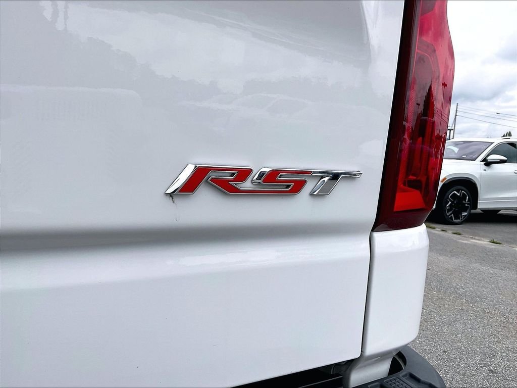 Used 2023 White Chevrolet RST image 27