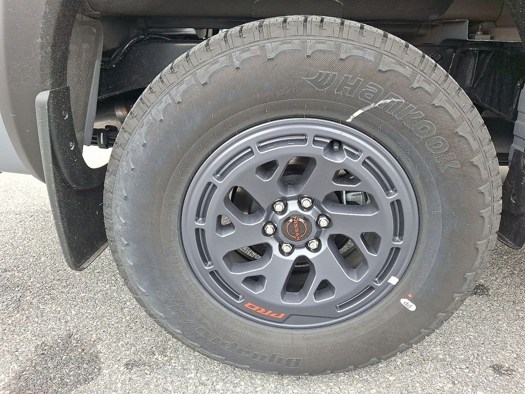 2026 Nissan Frontier — photo 5