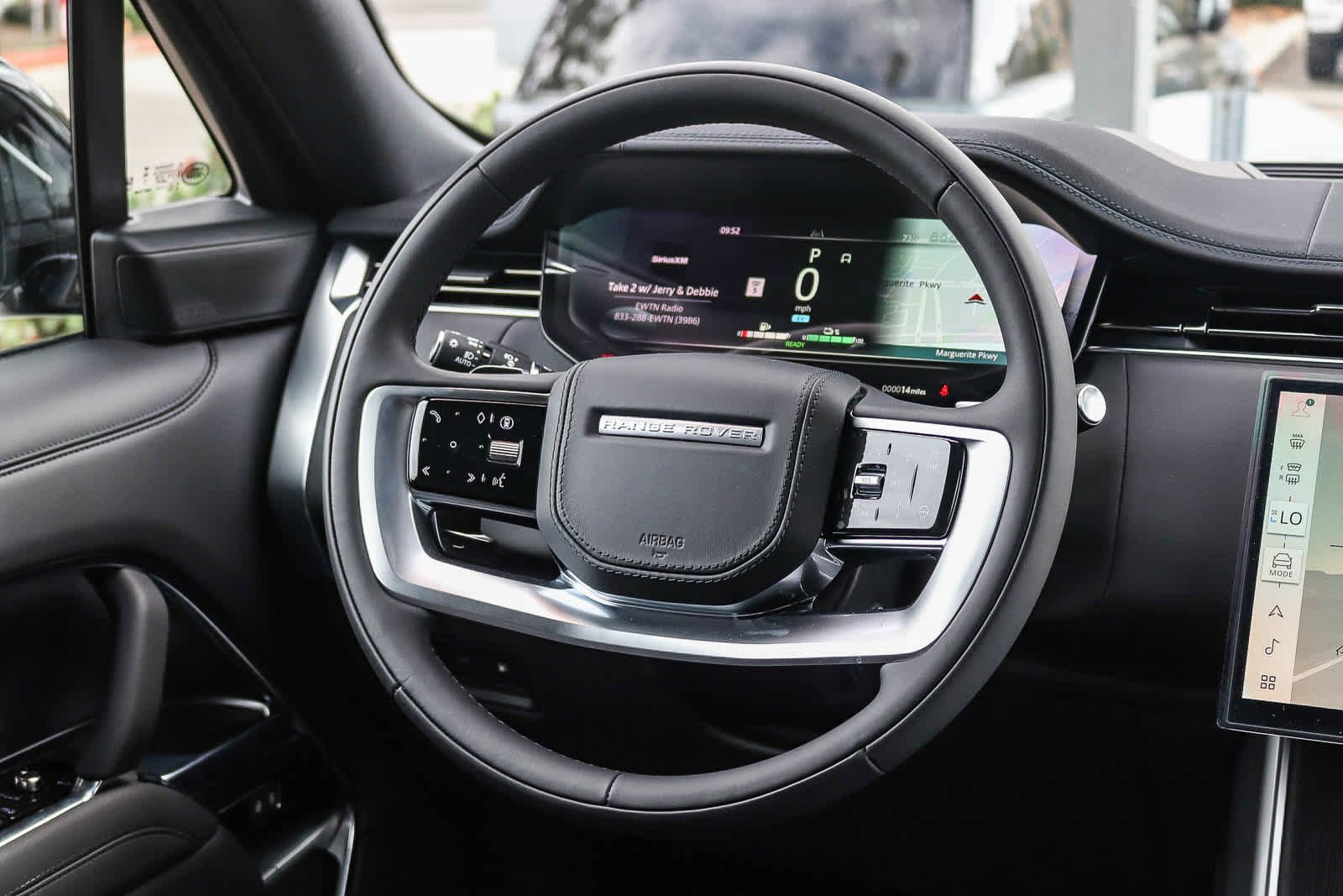 New 2026 Santorini Black Land Rover SE image 14