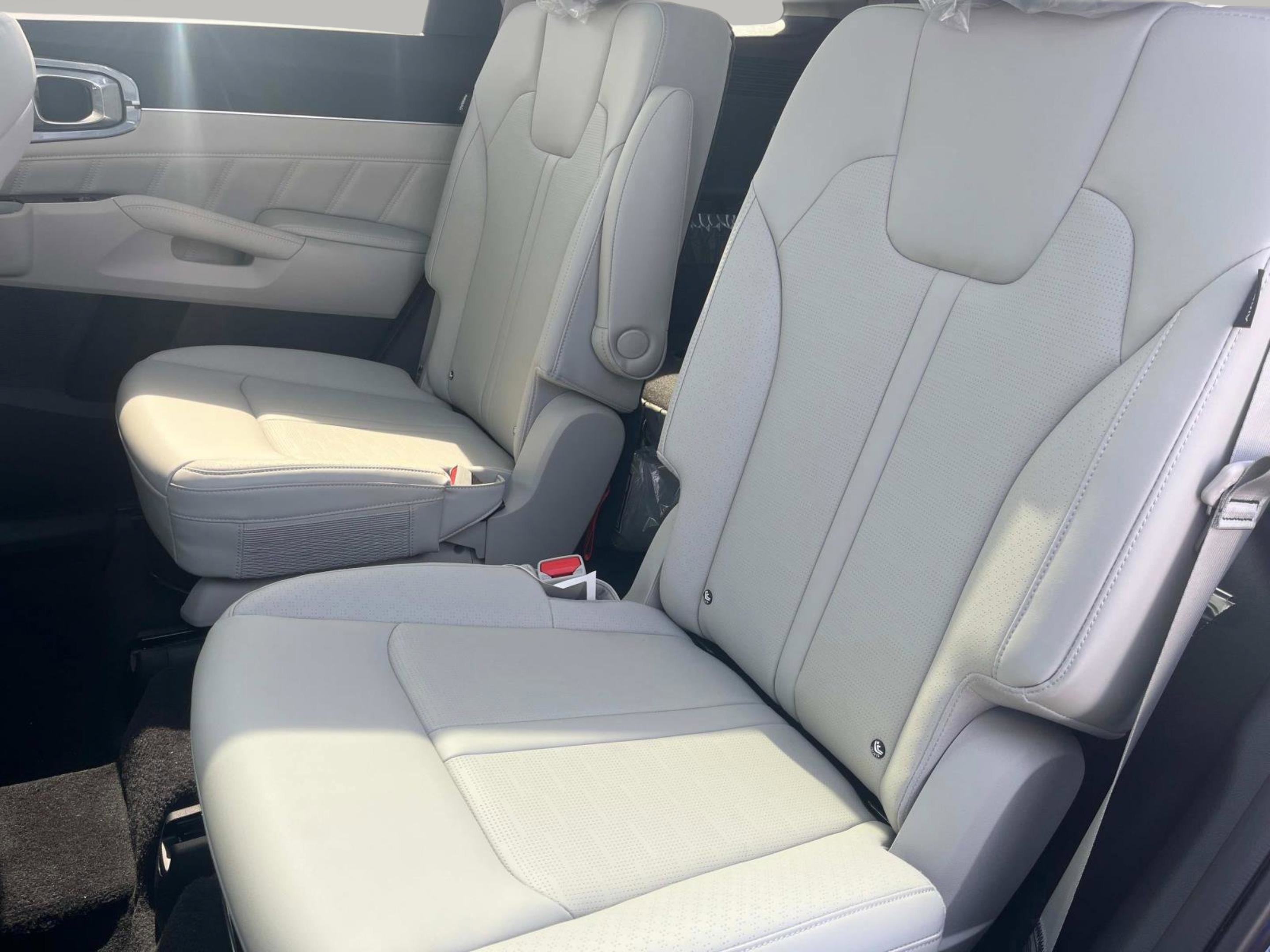 2025 Kia Sorento X-Line SX - Photo 22