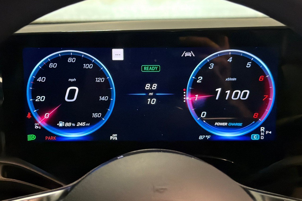 New 2027 Polar White Mercedes-Benz CLA 220 Hybrid FWD image 22