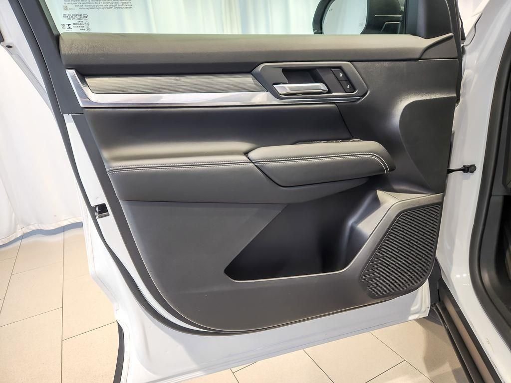 Used 2026 Summit White GMC Elevation image 15