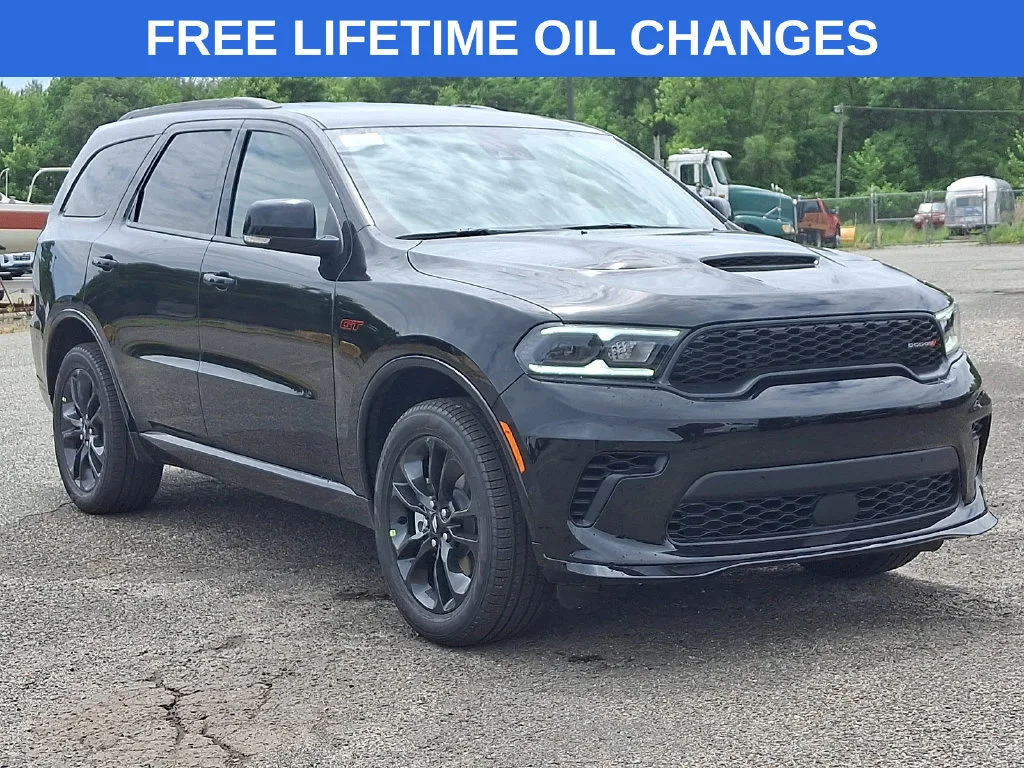 New 2026 Diamond Black Clear-Coat Exterior Paint Dodge GT Plus image 1