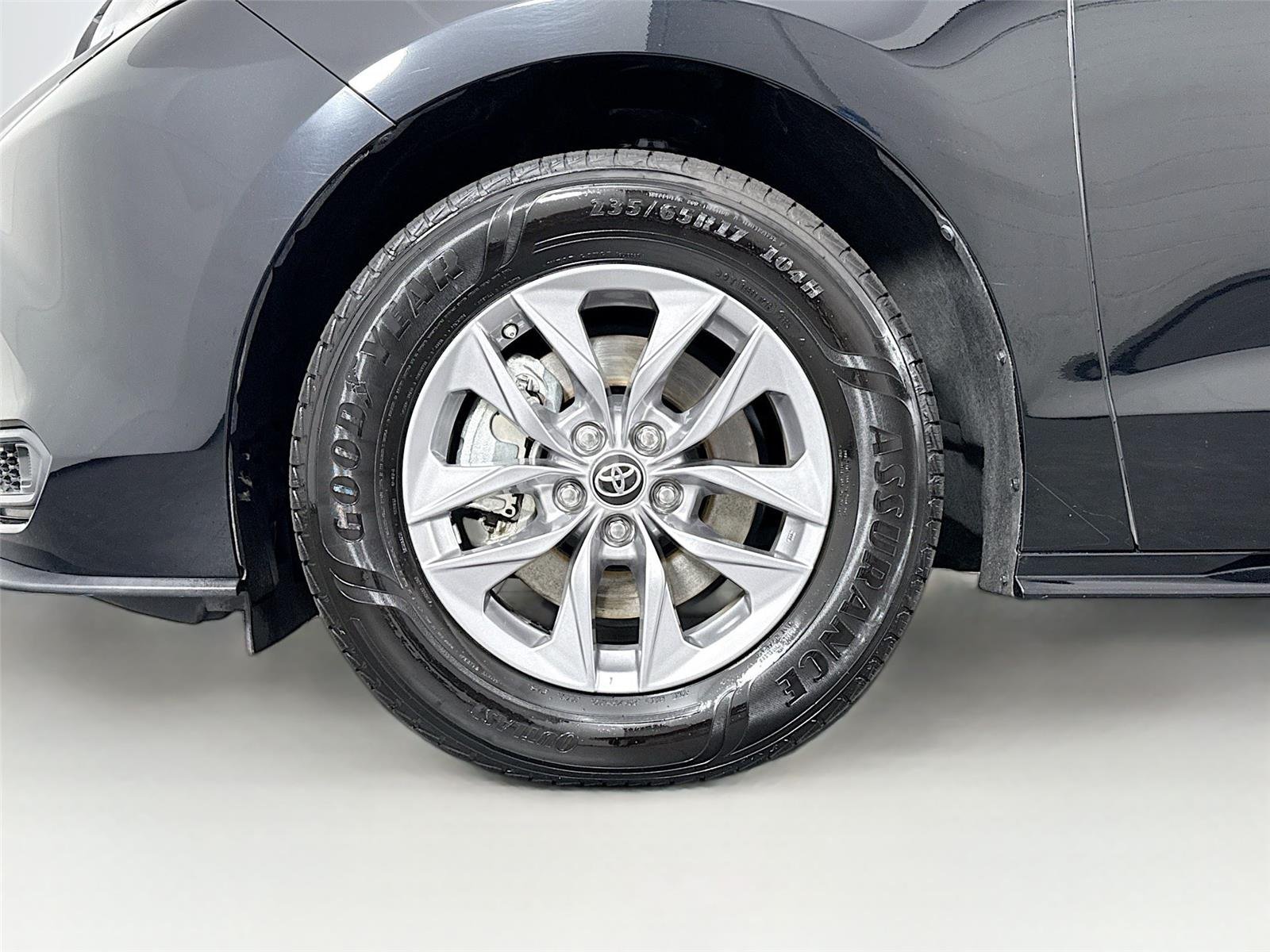 Used 2022 Midnight Black Metallic Toyota LE image 40