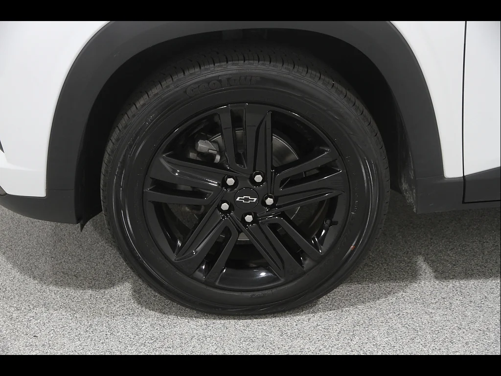 Used 2024 Summit White Chevrolet ACTIV image 22