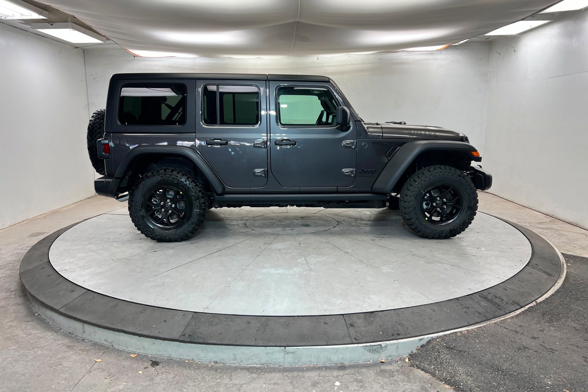 New 2026 Granite Crystal Metallic Clear-Coat Exterior Paint Jeep Willys image 7