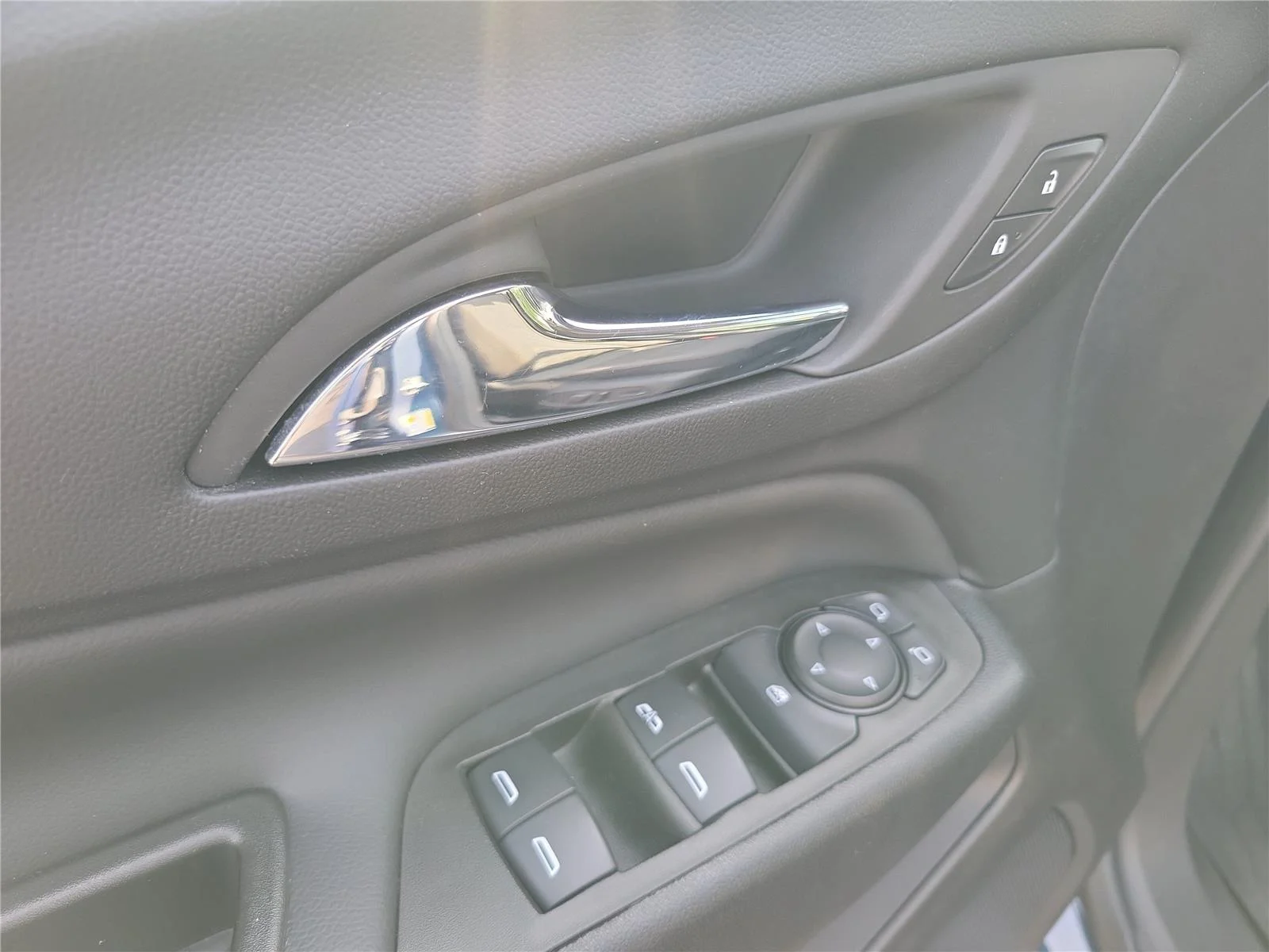 Used 2024 Lakeshore Blue Metallic Chevrolet LT image 19