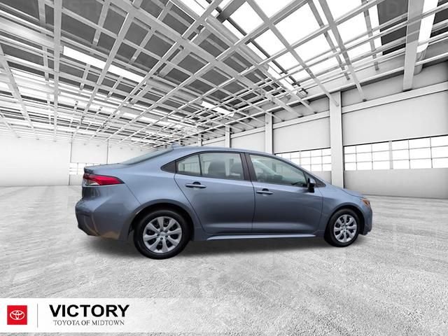 Used 2024  Toyota LE image 2