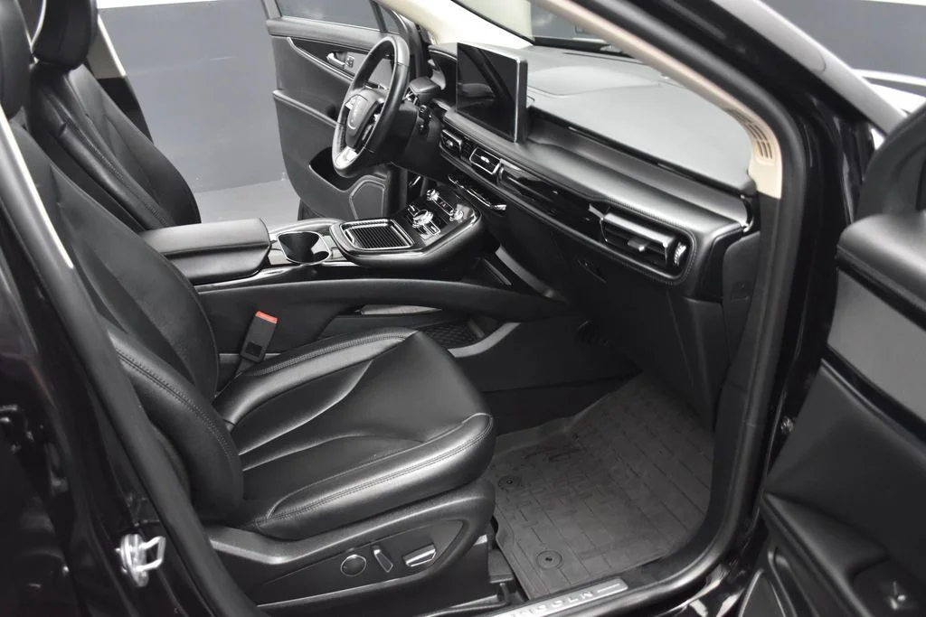 Used 2023 Black Lincoln Standard image 29