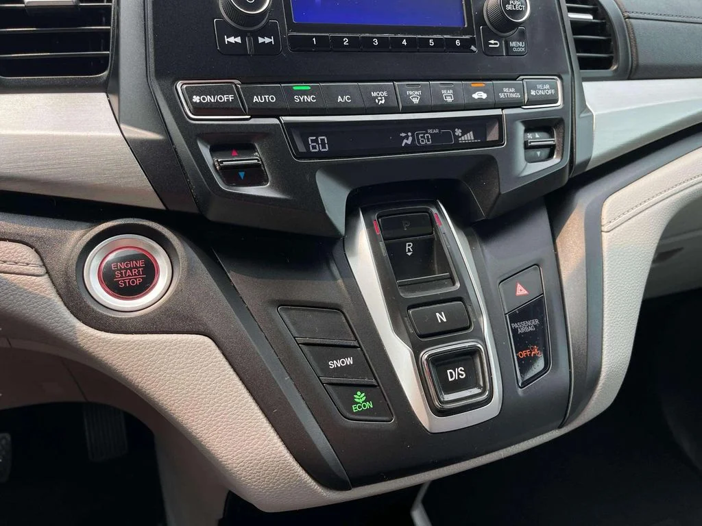 Used 2019 Modern Steel Metallic Honda LX image 12