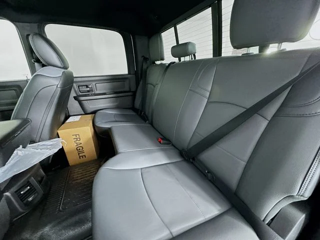 New 2026 Bright White Clear-Coat Exterior Paint RAM TRADESMAN image 23