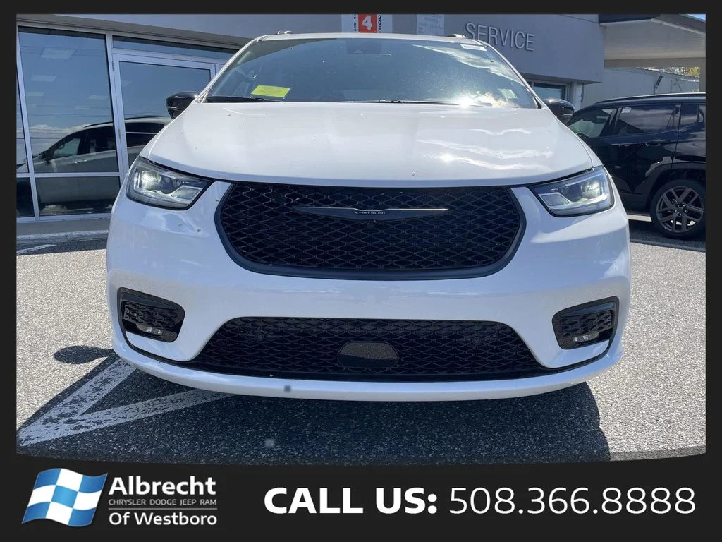 New 2026 Bright White Clear-Coat Exterior Paint Chrysler Select image 8