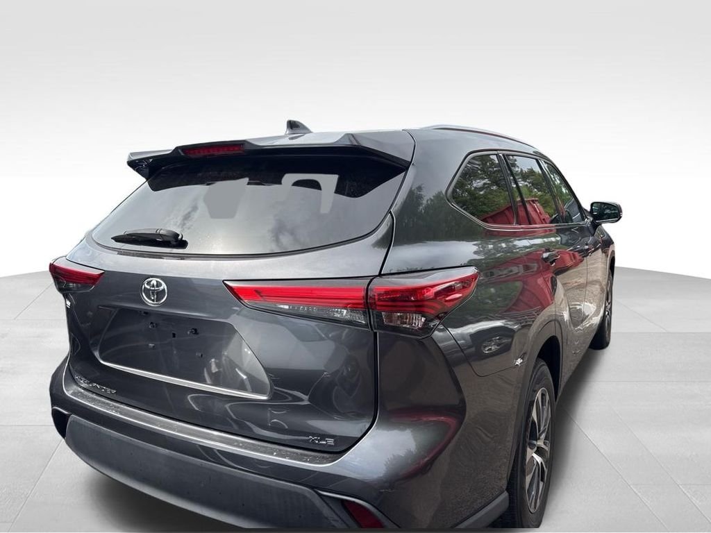Used 2020 Gray Toyota XLE image 12