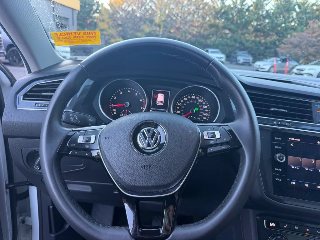 Used 2020 White Volkswagen 2.0T SE image 11