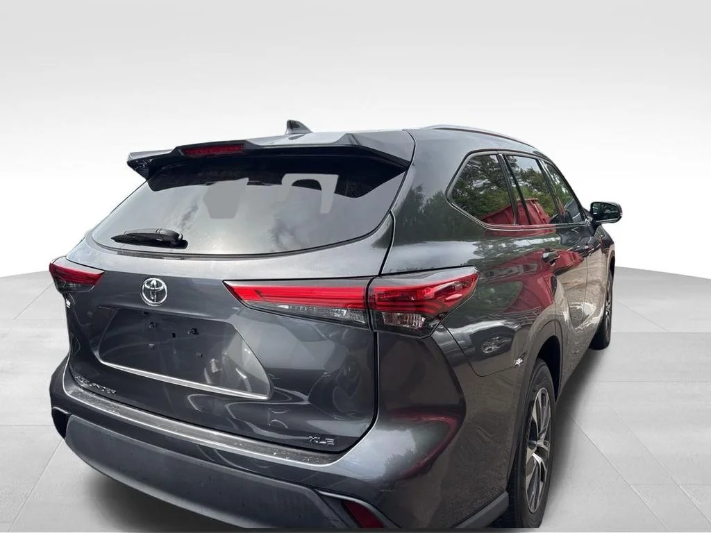 Used 2020 Gray Toyota XLE image 12