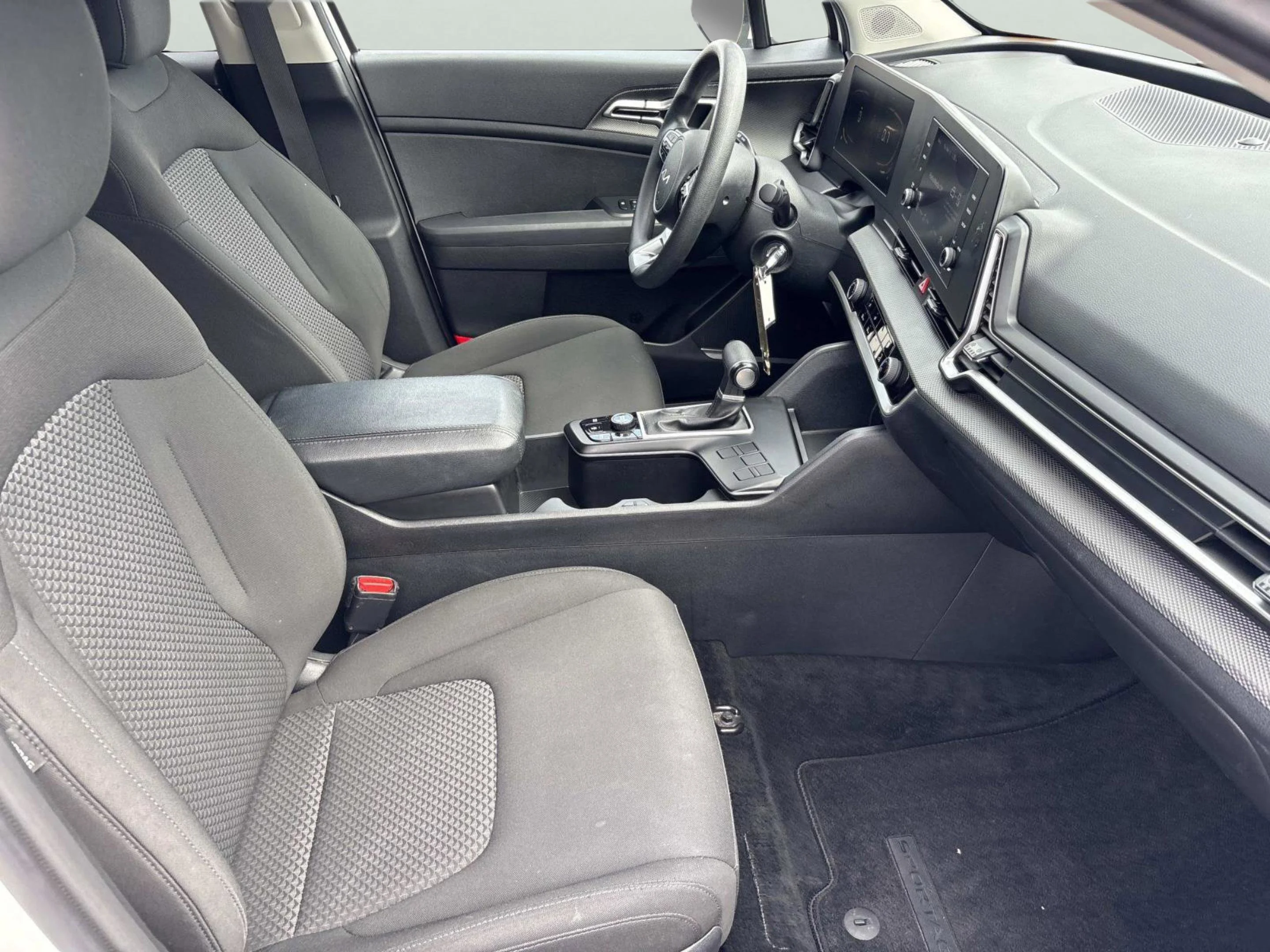 2024 Kia Sportage LX - Photo 22