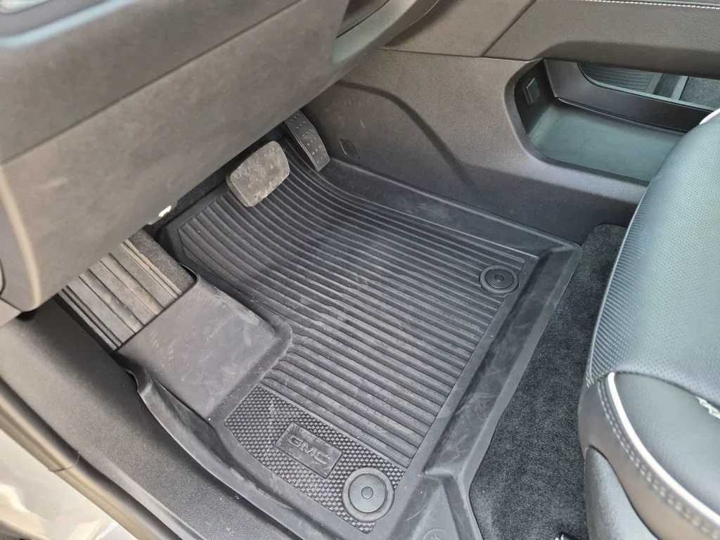 2026 GMC Acadia Denali - Photo 20