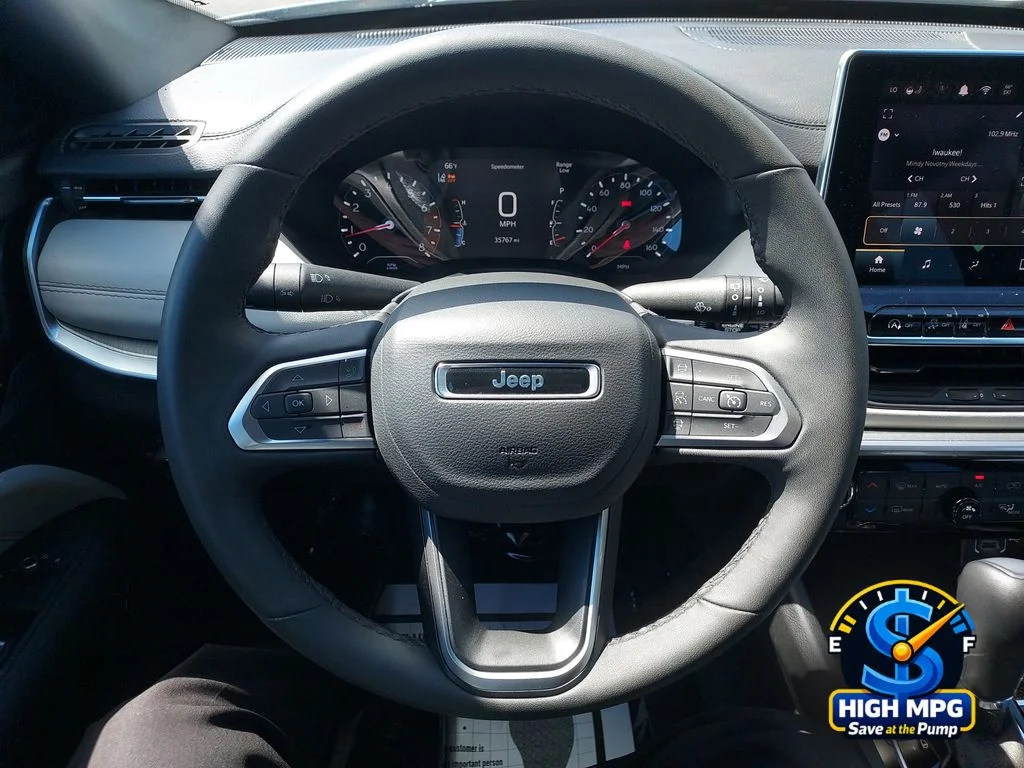 Used 2025 White Jeep Limited image 10