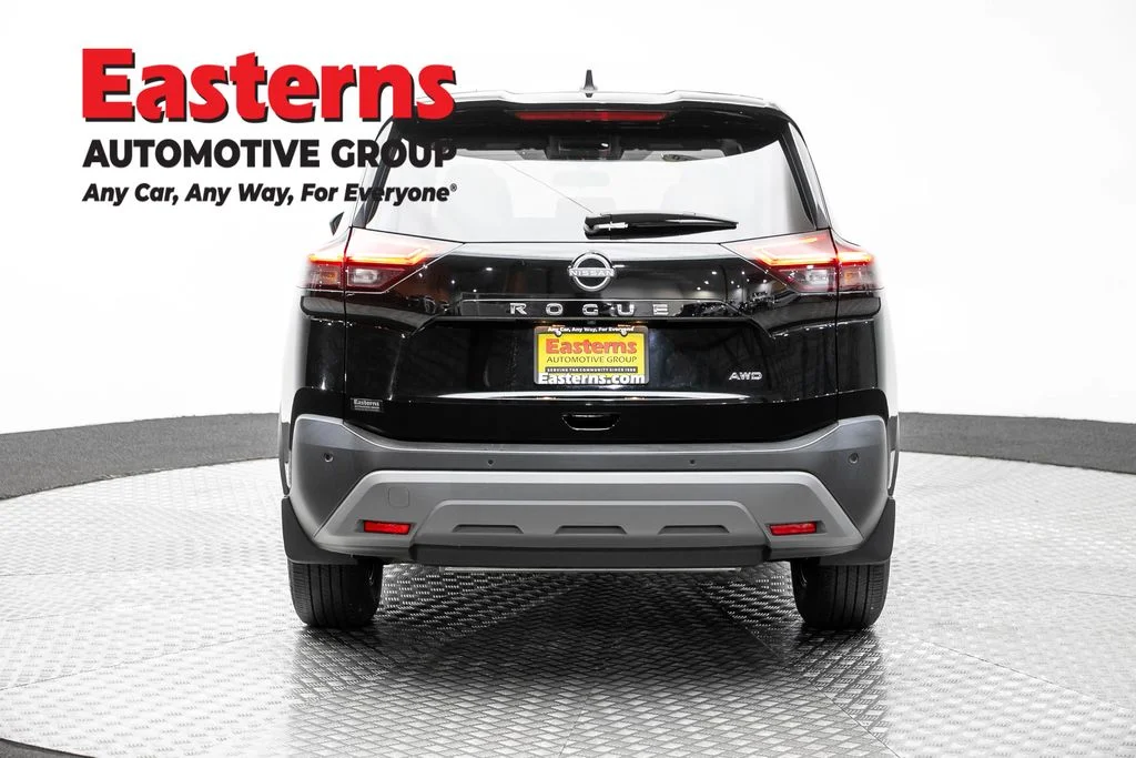 Used 2023 Black Nissan S image 6