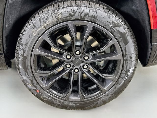 New 2026 Baltic-Gray Metallic Clear-Coat Exterior Paint Jeep Summit Reserve image 33