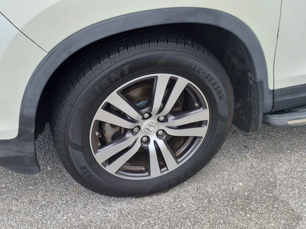 Used 2016 White Honda EX-L image 5