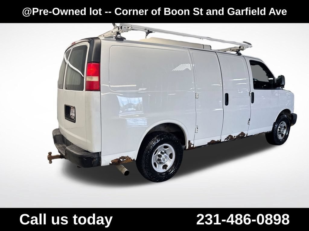 Used 2013 SUMMIT WHITE Chevrolet BASE image 5