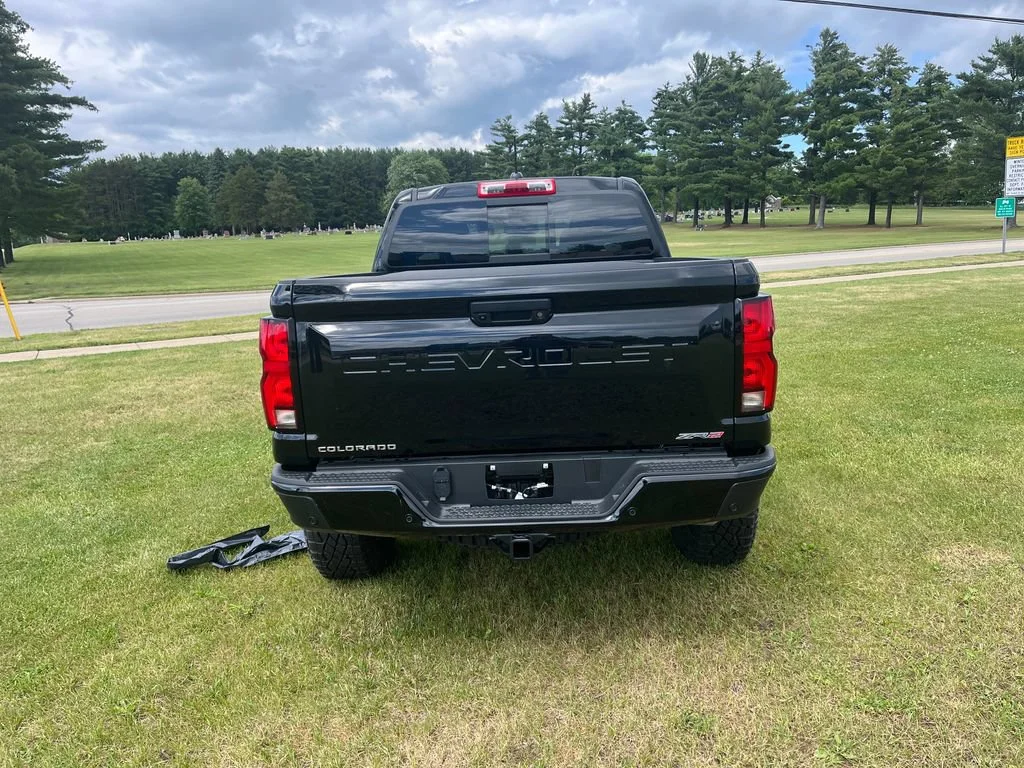 2025 Chevrolet Colorado ZR2 - Photo 6