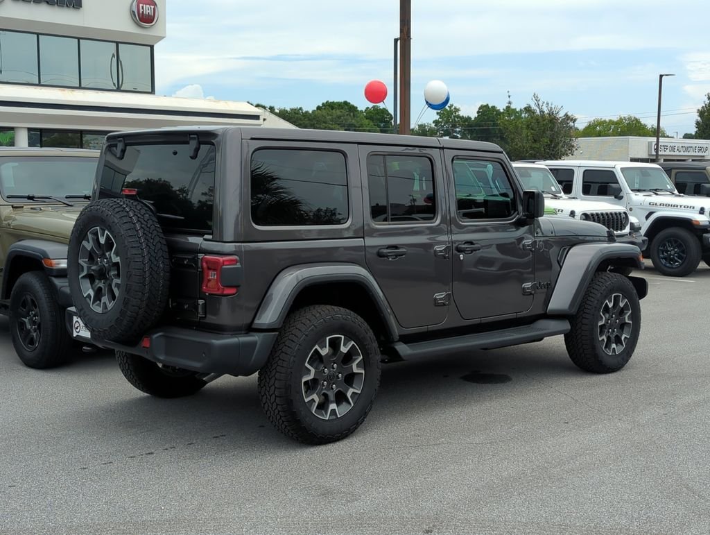 New 2026 Granite Crystal Metallic Clear-Coat Exterior Paint Jeep Sahara image 7