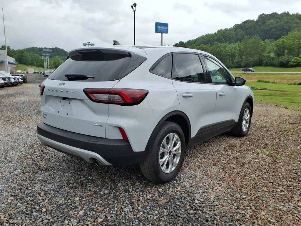 Used 2025 Silver Ford Active image 7