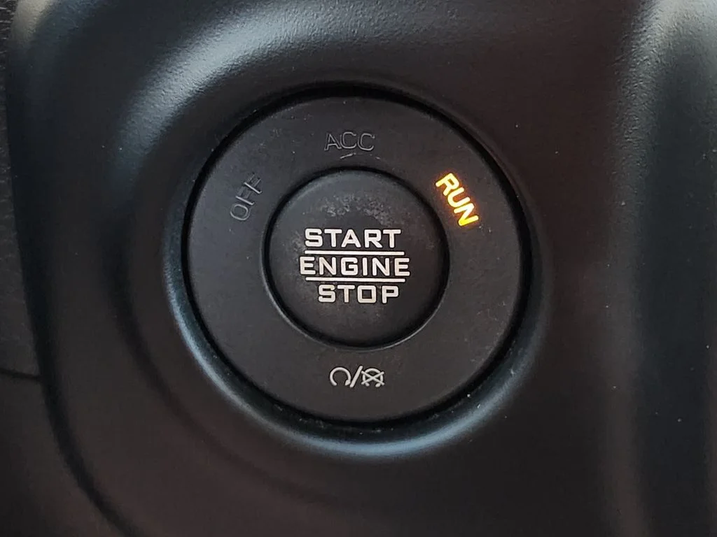 Used 2022 Hydro Blue Pearlcoat Jeep Unlimited Sahara Altitude image 23